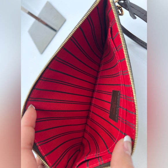 ♥️🌹Louis Vuitton Neverfull Pouch Mm in DE🌹♥️ - Picture 8 of 12
